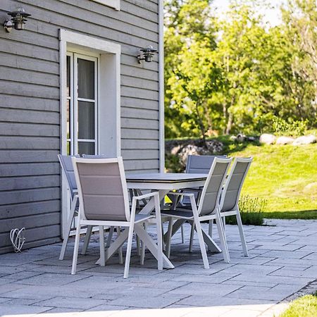 Exclusive Tranquil Villa By The Sea, Boat Available Drottningskär Extérieur photo