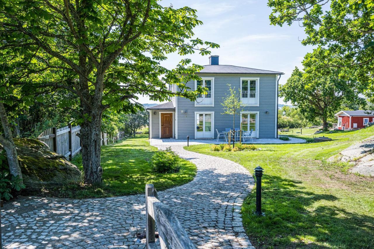 Exclusive Tranquil Villa By The Sea, Boat Available Drottningskär Extérieur photo
