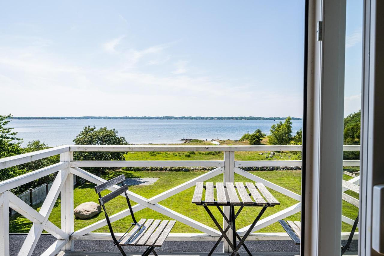 Exclusive Tranquil Villa By The Sea, Boat Available Drottningskär Extérieur photo