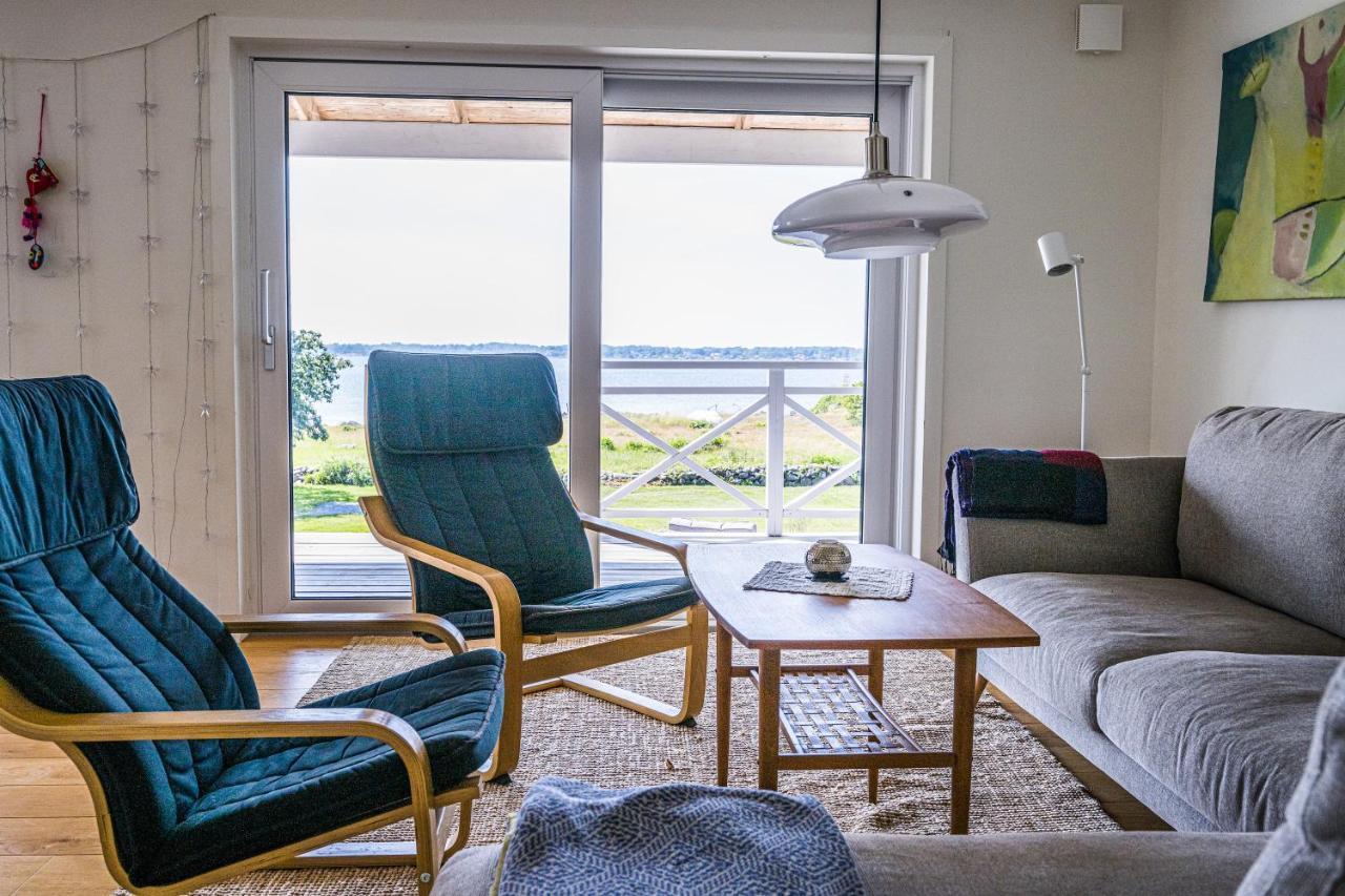 Exclusive Tranquil Villa By The Sea, Boat Available Drottningskär Extérieur photo