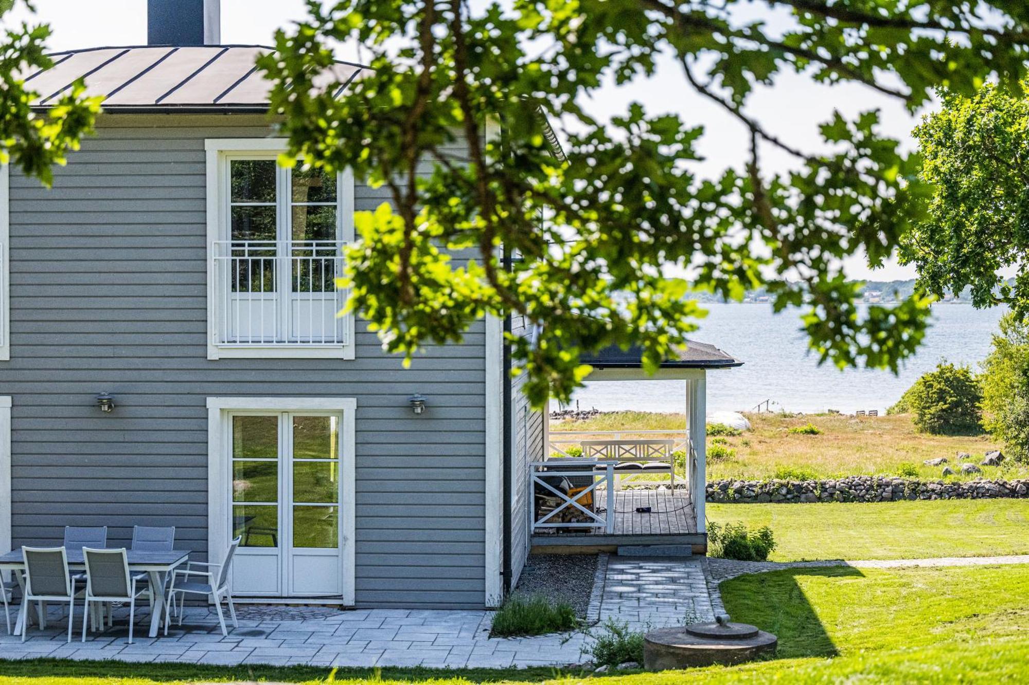 Exclusive Tranquil Villa By The Sea, Boat Available Drottningskär Extérieur photo
