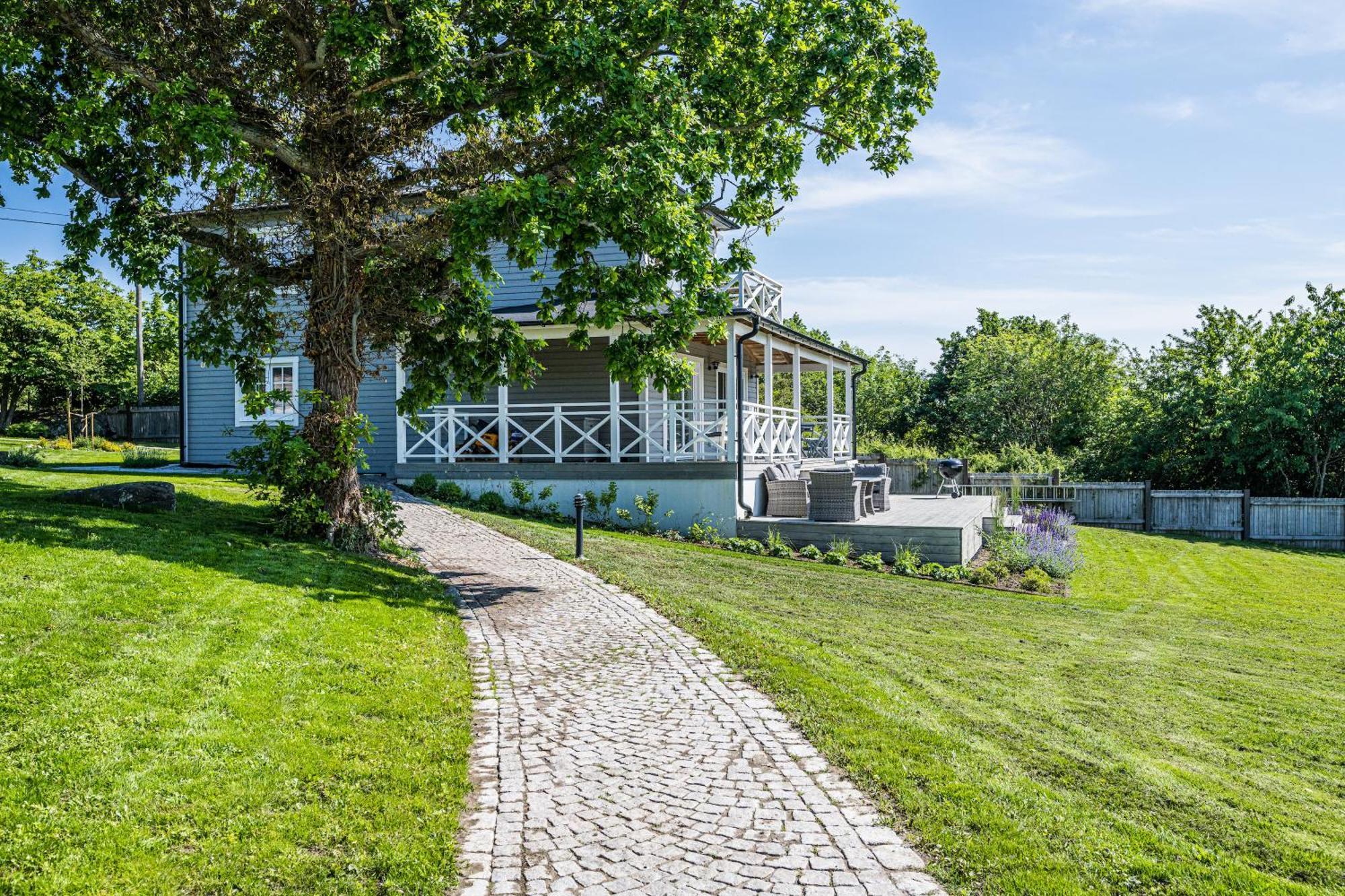 Exclusive Tranquil Villa By The Sea, Boat Available Drottningskär Extérieur photo